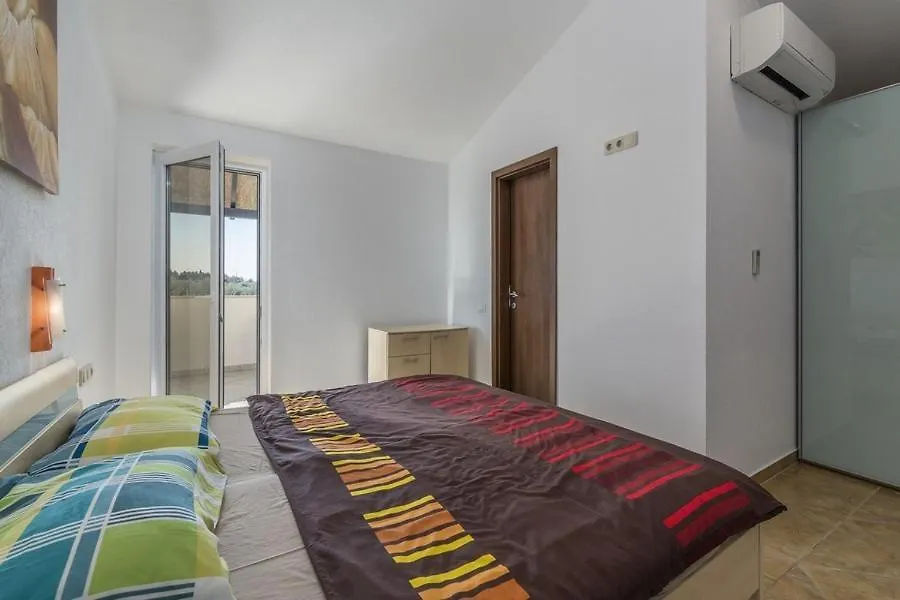 Holiday Home Rosie Novigrad