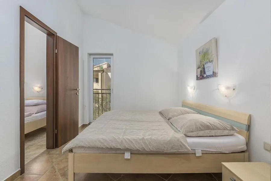 Villa Holiday Home Rosie Novigrad