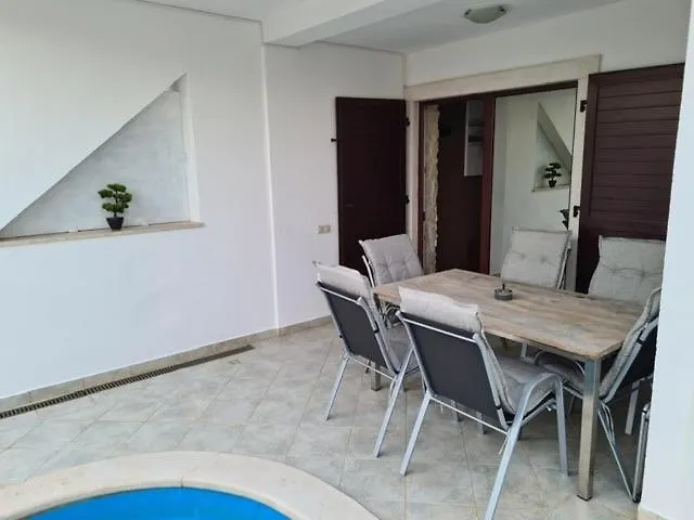 Holiday Home Rosie Novigrad  0*, Novigrad (Istria)