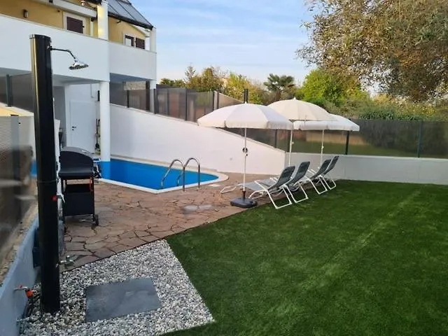 Villa Holiday Home Rosie Novigrad